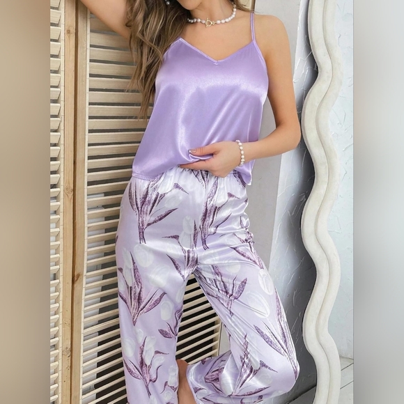 Lilac Purple Floral Print Silk Satin Pajama Set Camisole & Pants 2 Piece Medium - Picture 2 of 3